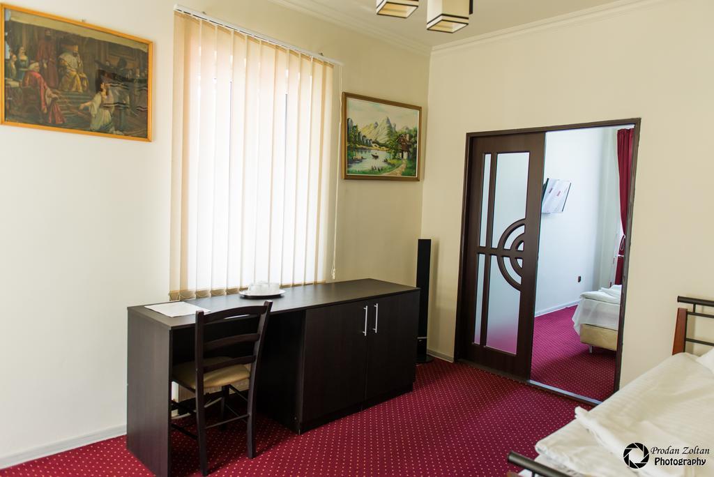 Pensiunea Schwartz Cluj-Napoca Exterior photo
